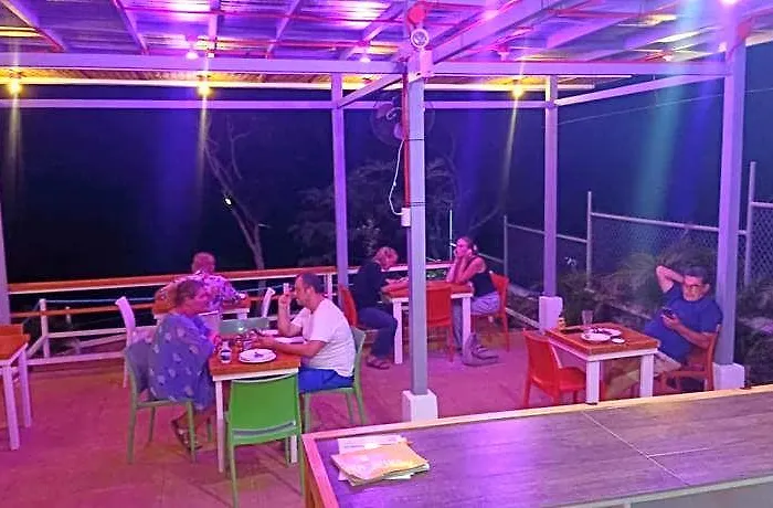 Tulang Diot View And Turtle Haven 4*